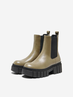 Baiza chunky-sole boots