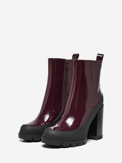 Brave rubber edge heeled boot