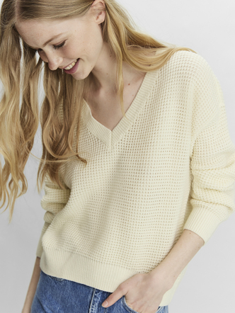 Vero Moda | Leanna v-neck knit sweater